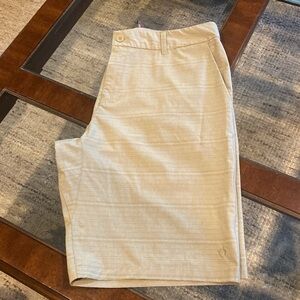 Hang Ten men’s khaki shorts size 36
